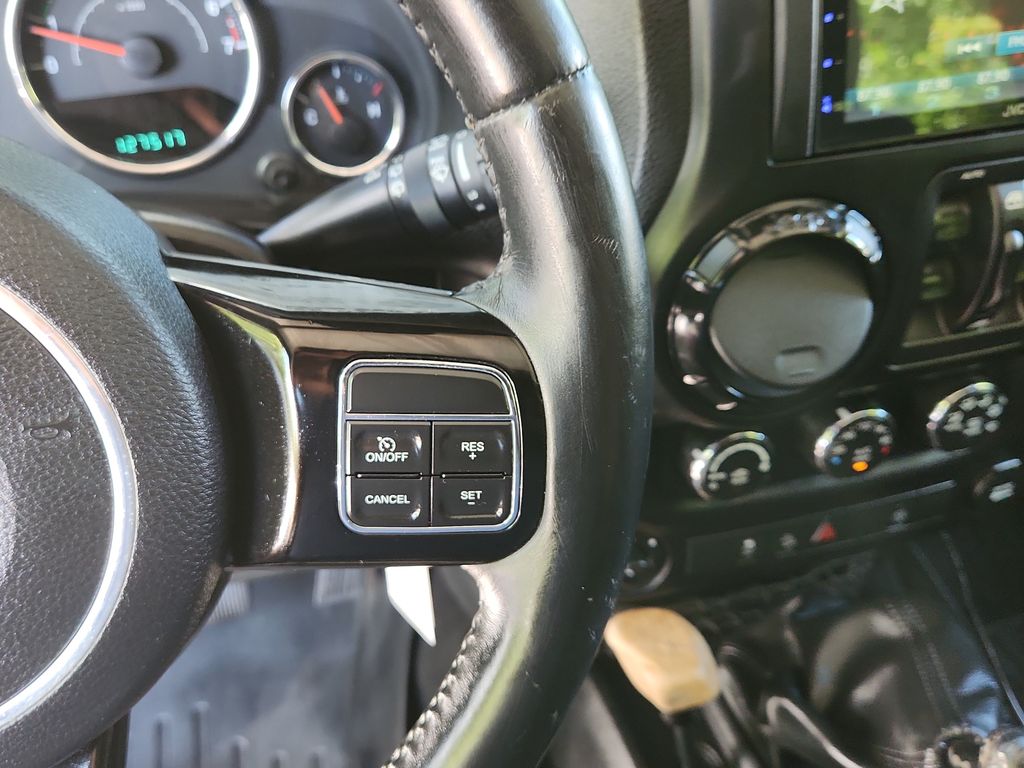 2014 Jeep Wrangler Unlimited Sahara - Photo 20