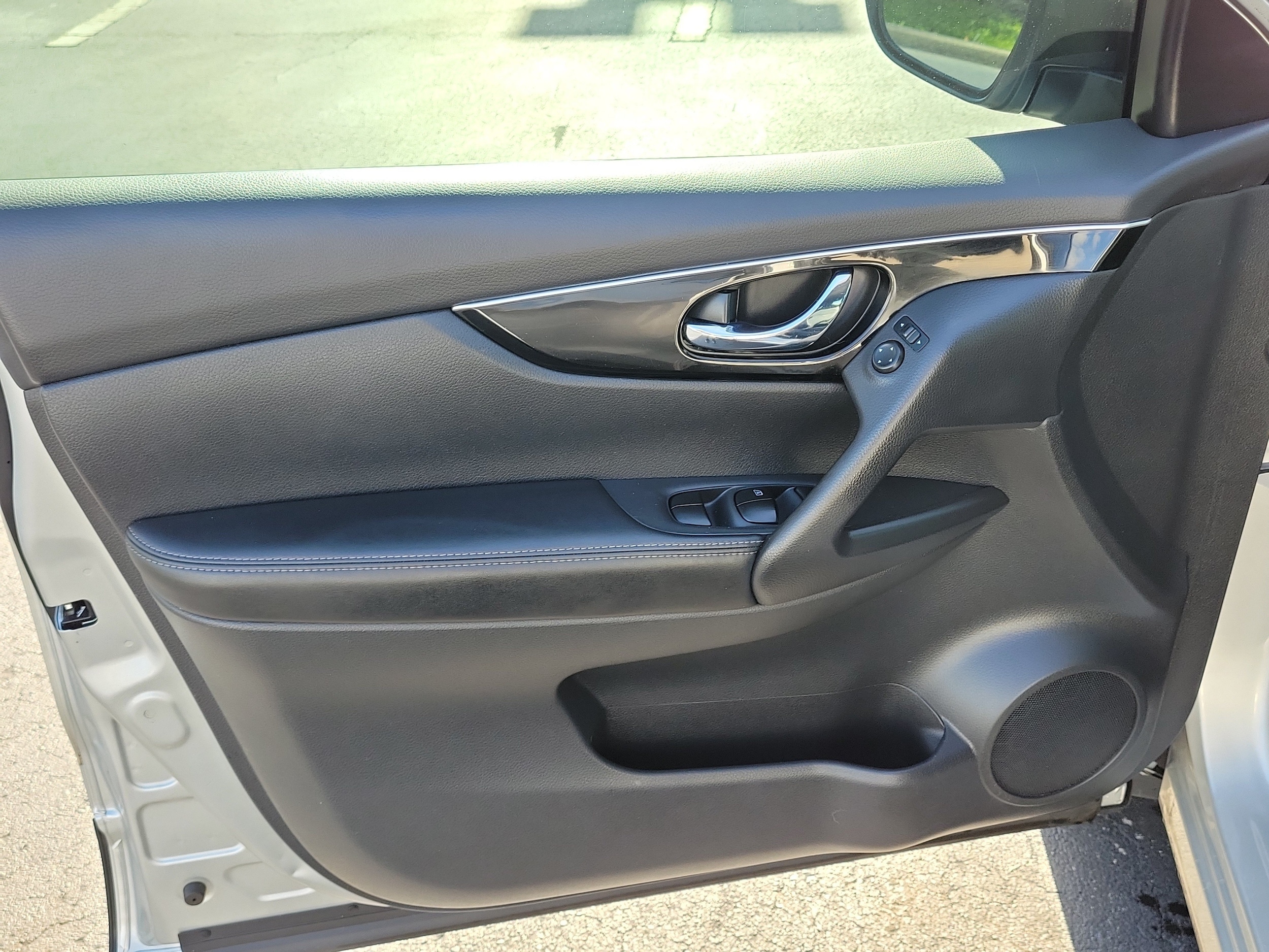 2017 Nissan Rogue Sport SL - Photo 17