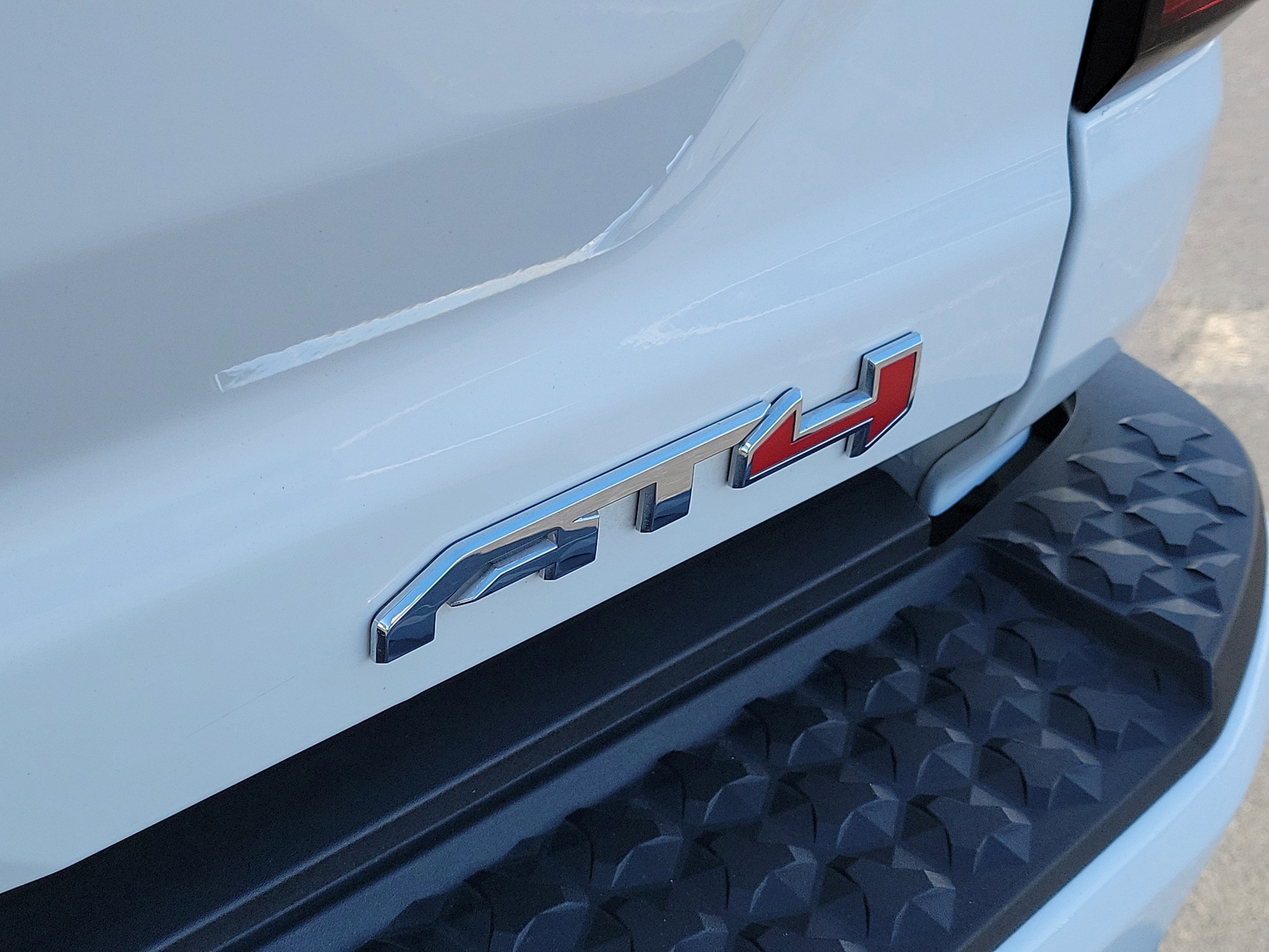 2024 GMC Canyon AT4 - Photo 6
