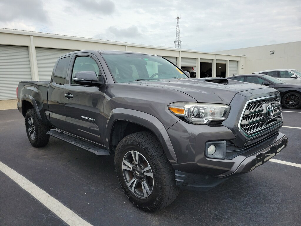 Used 2017 Toyota Tacoma TRD Sport TRD Sport Access Cab 6 Bed V6 4x2 AT