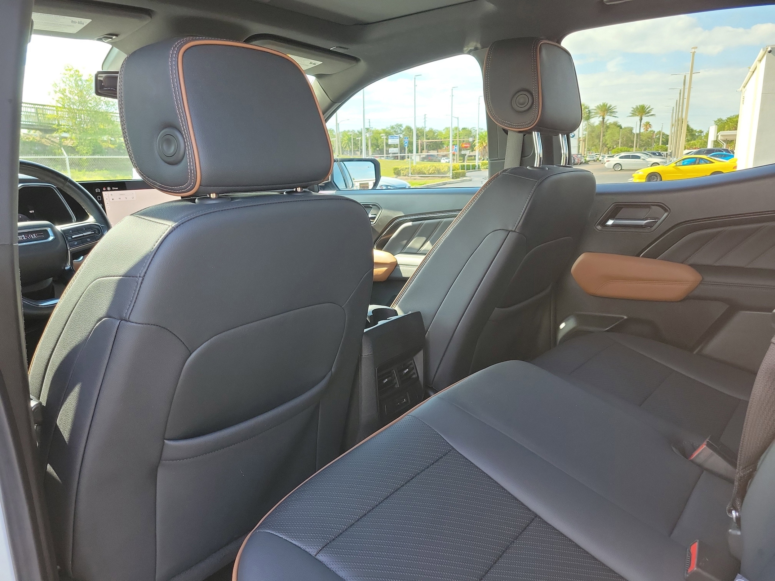 2024 GMC Canyon AT4 - Photo 11