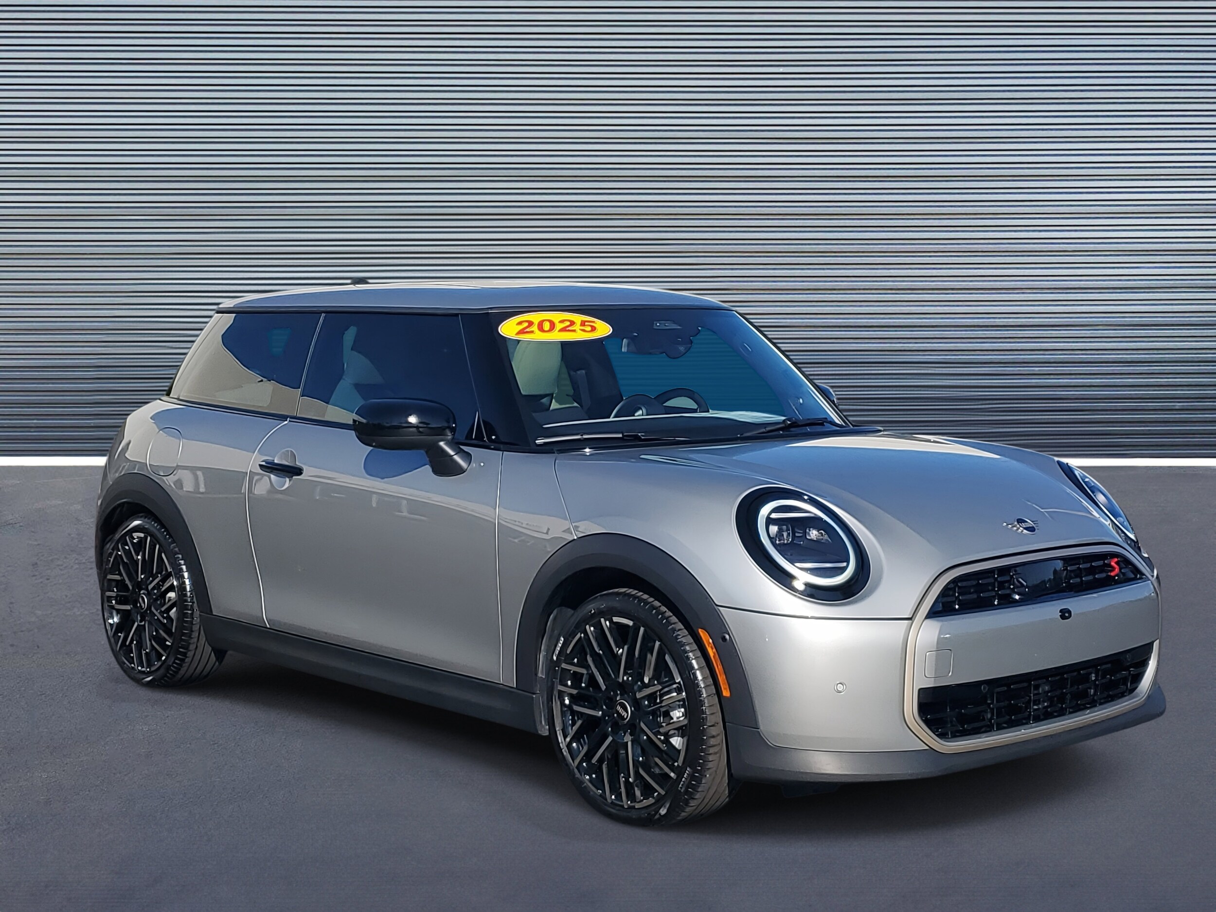 2025 Mini Cooper 2 Door Hardtop S photo 2