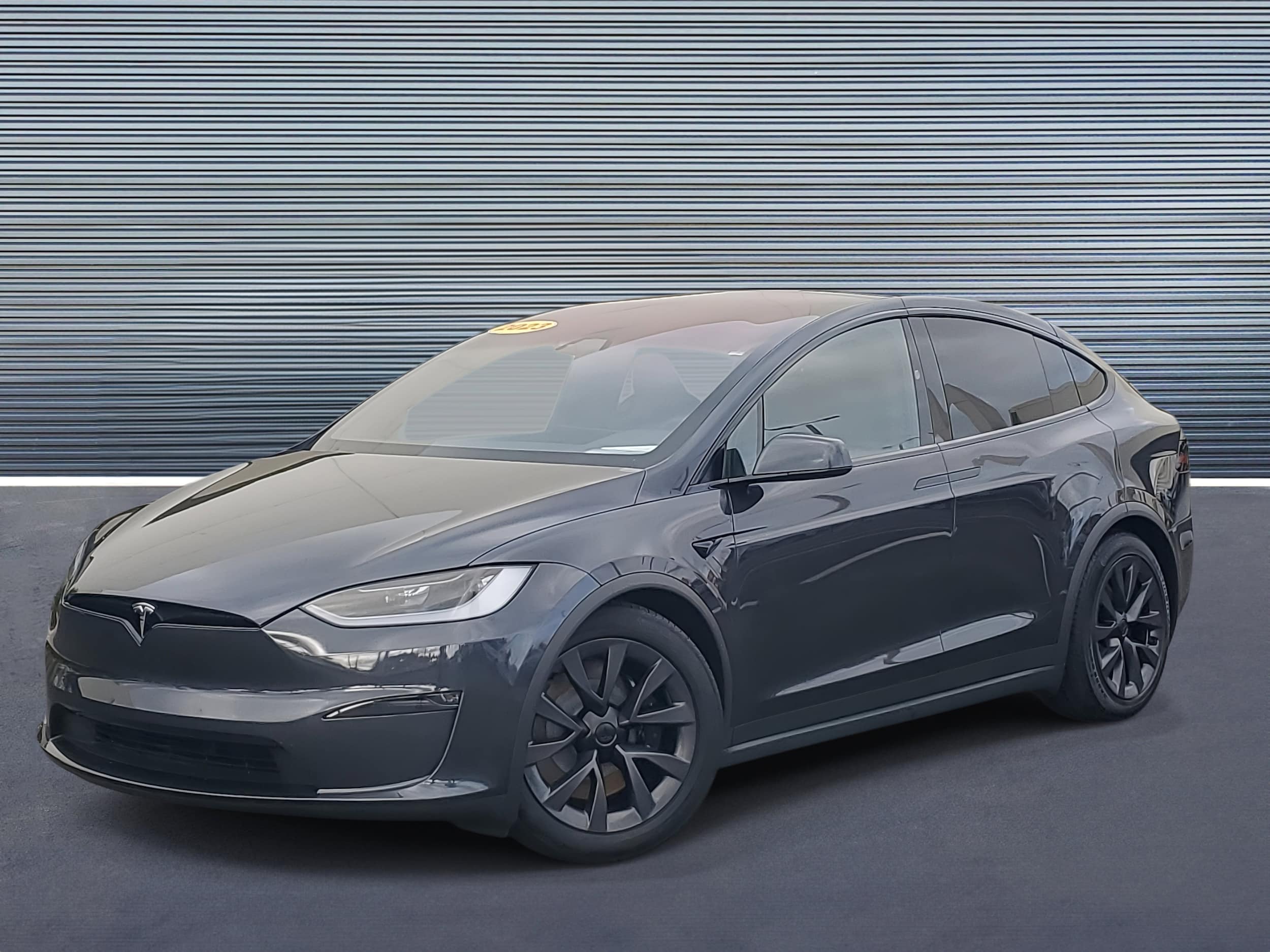 2023 Tesla Model X Long Range's photo