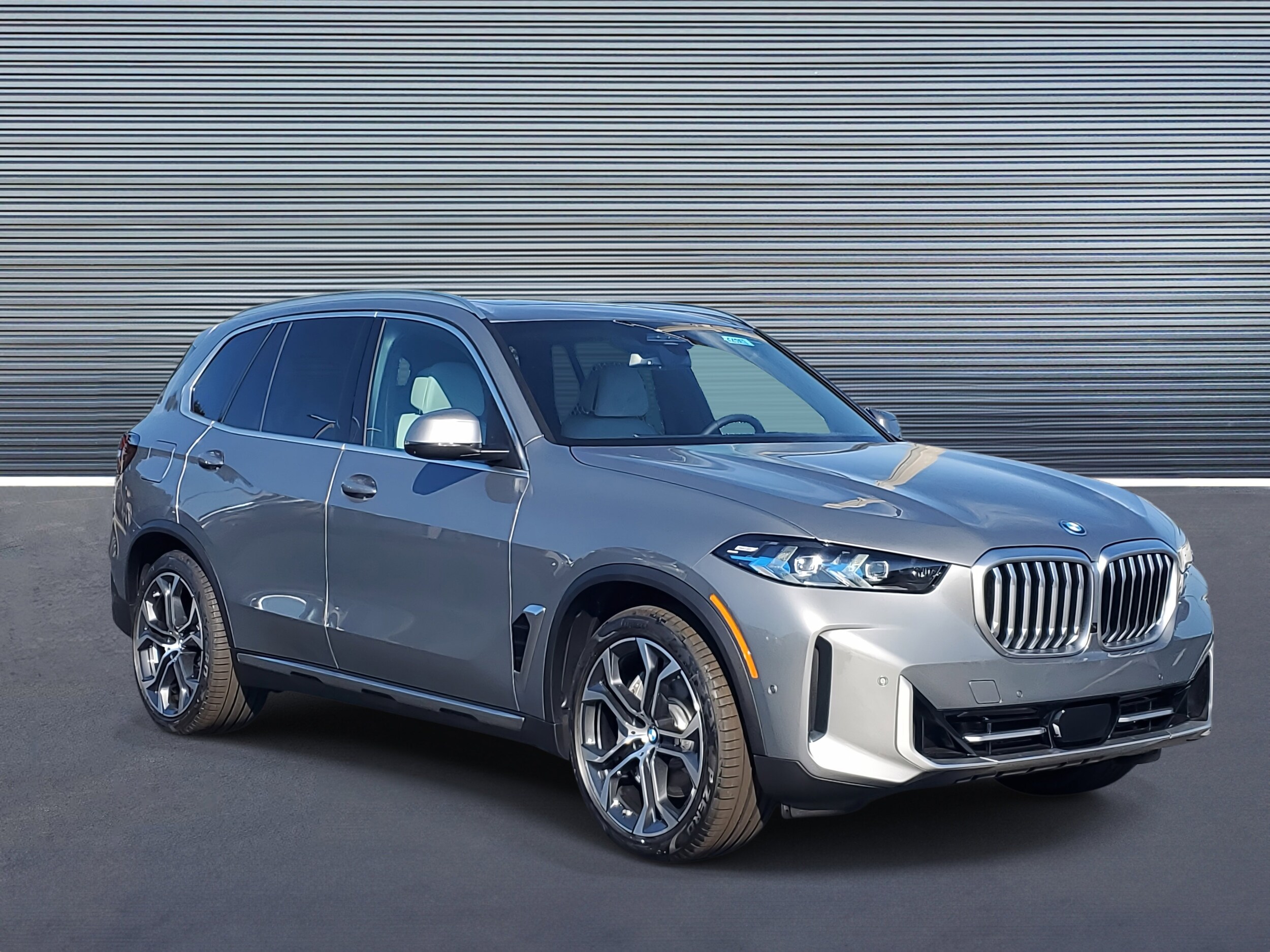 2026 Bmw X5 xDrive50e photo 2