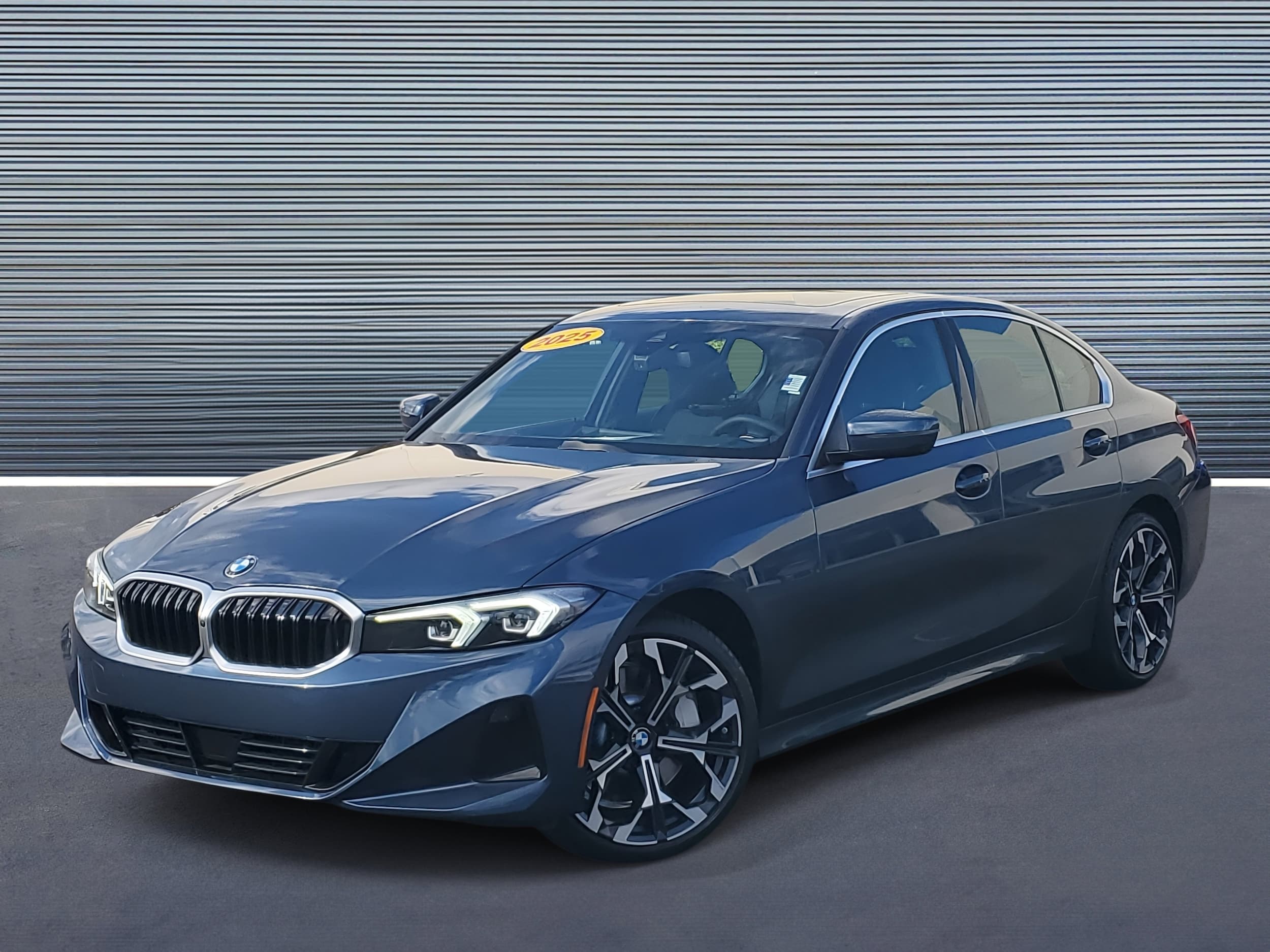 2025 BMW 3 Series 330i's photo