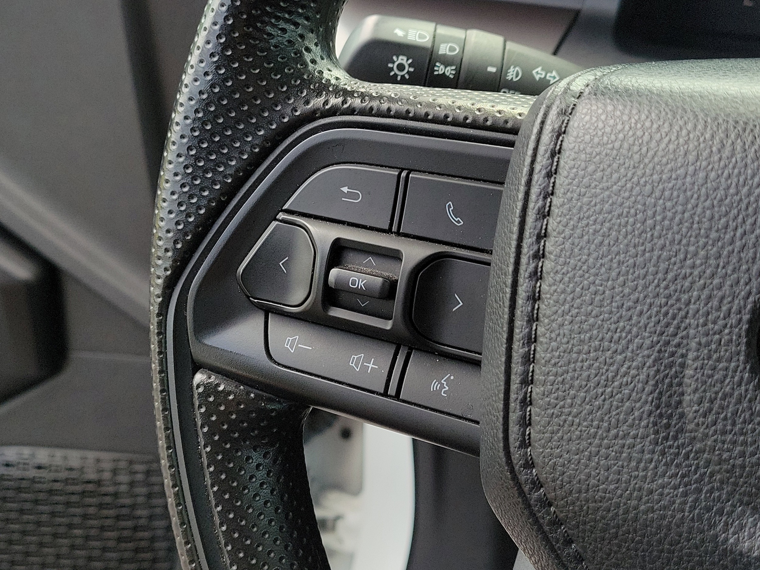 2024 Toyota Tacoma SR5 - Photo 28