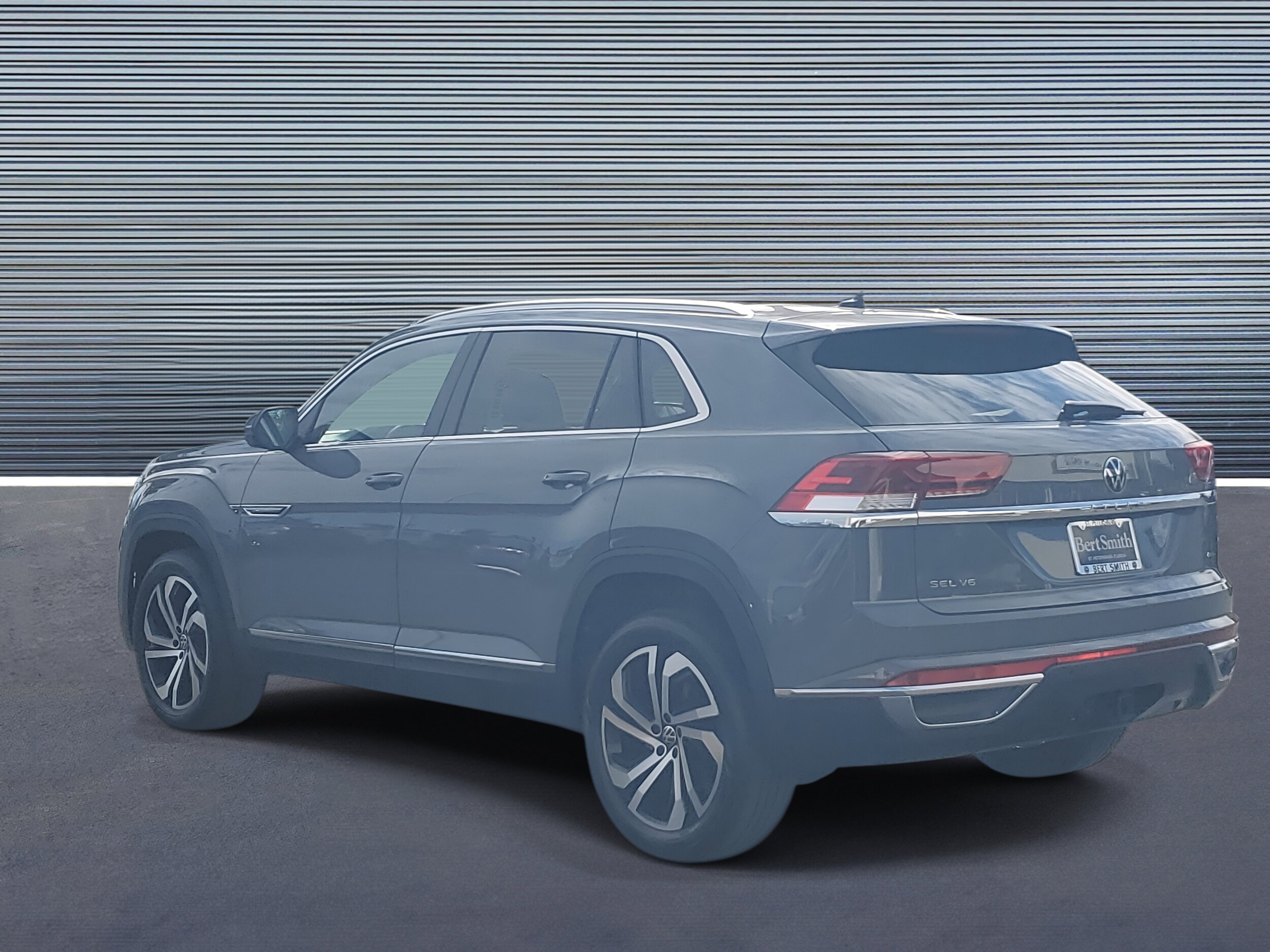 2023 Volkswagen Atlas SEL photo 3