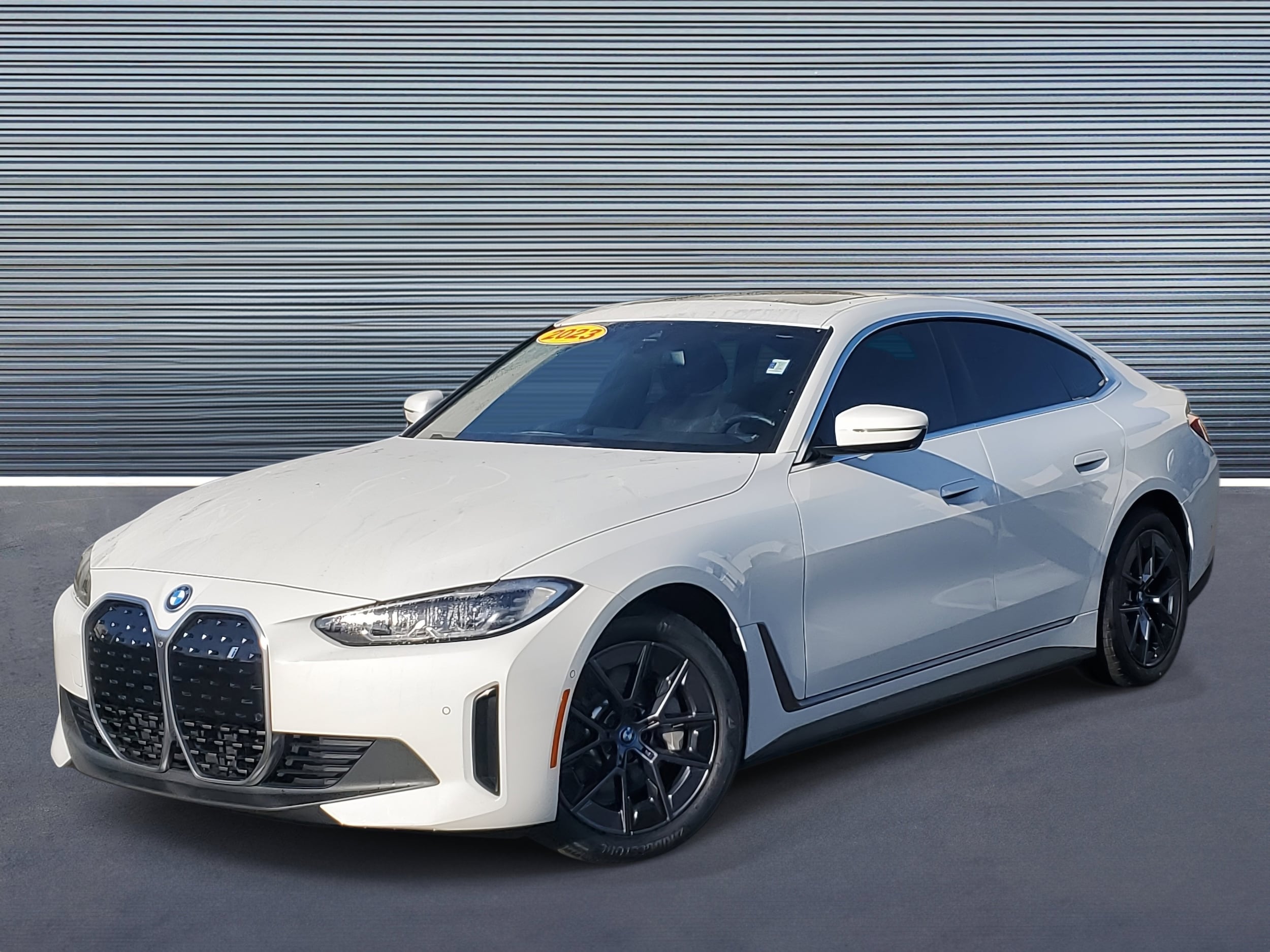 2023 BMW i4 35's photo