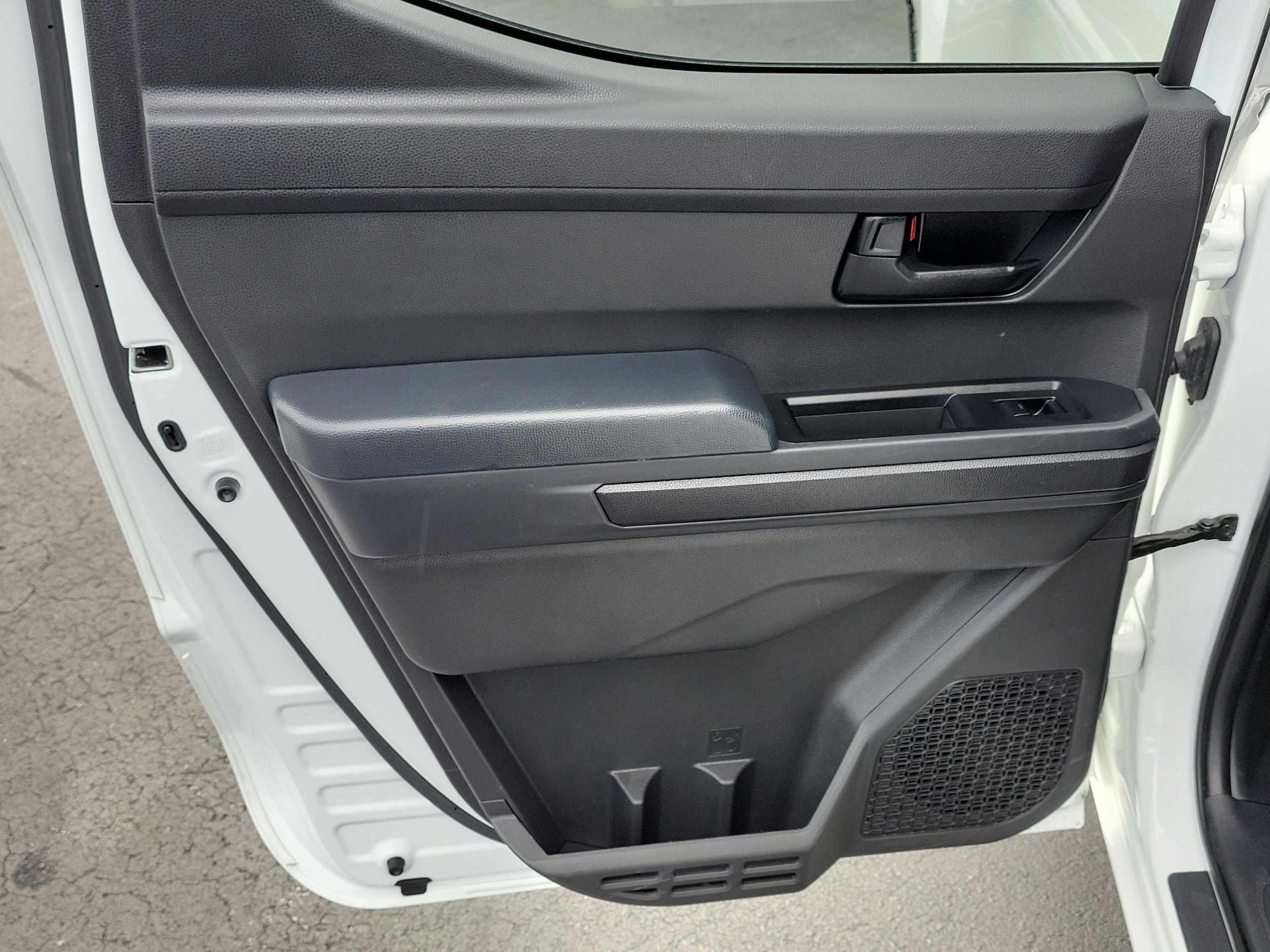2024 Toyota Tacoma SR5 - Photo 9