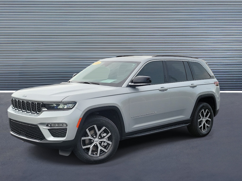 Used 2025 Jeep Grand Cherokee Limited Limited 4x2