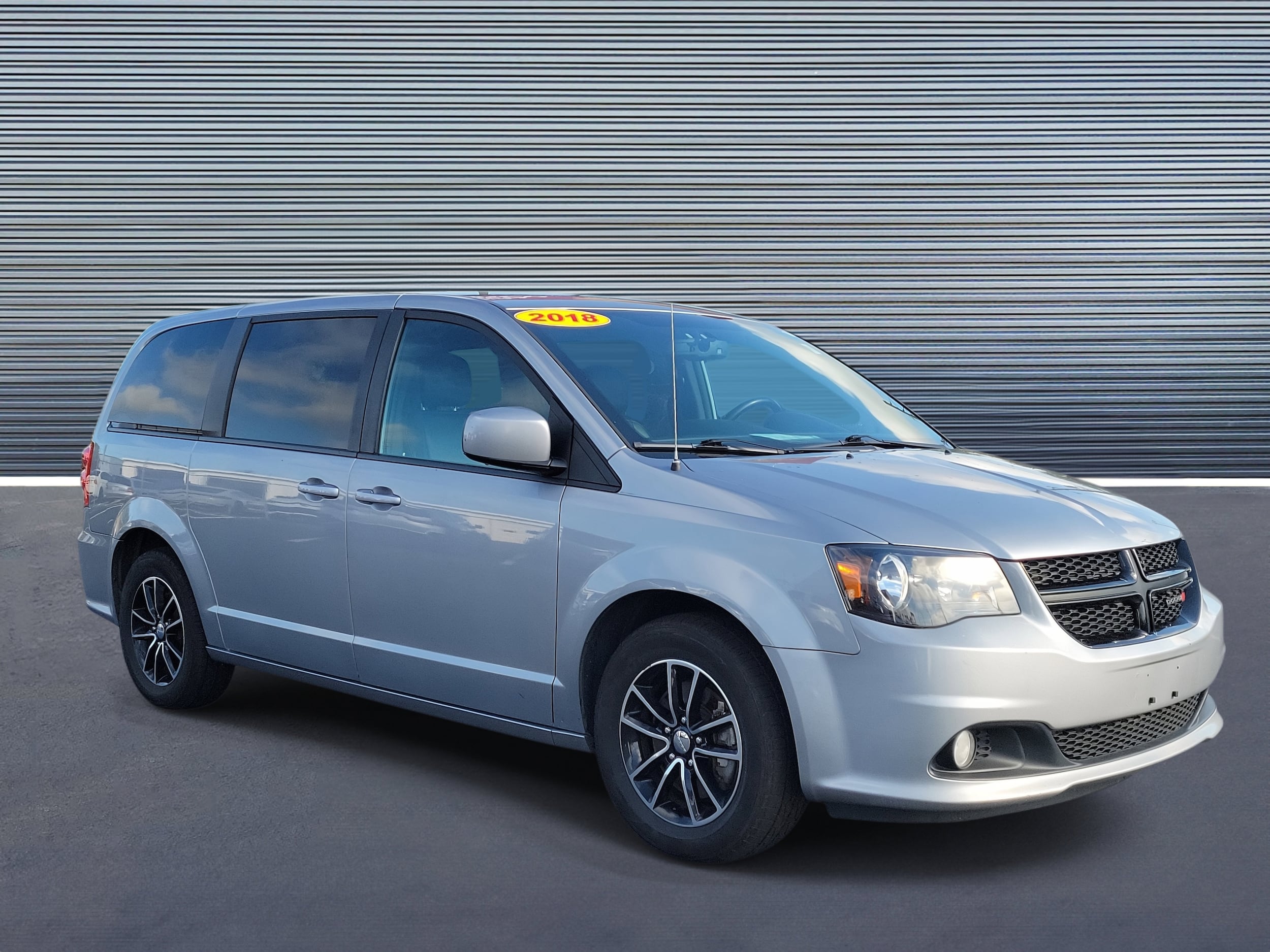 Used 2018 Dodge Grand Caravan SXT with VIN 2C4RDGCG4JR209794 for sale in St. Petersburg, FL