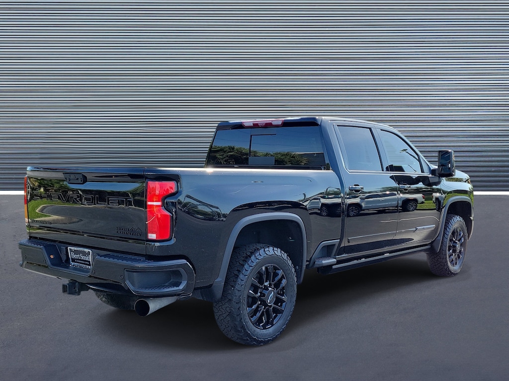 Used 2025 Chevrolet Silverado 2500HD High Country 4WD Crew Cab 159 High Country