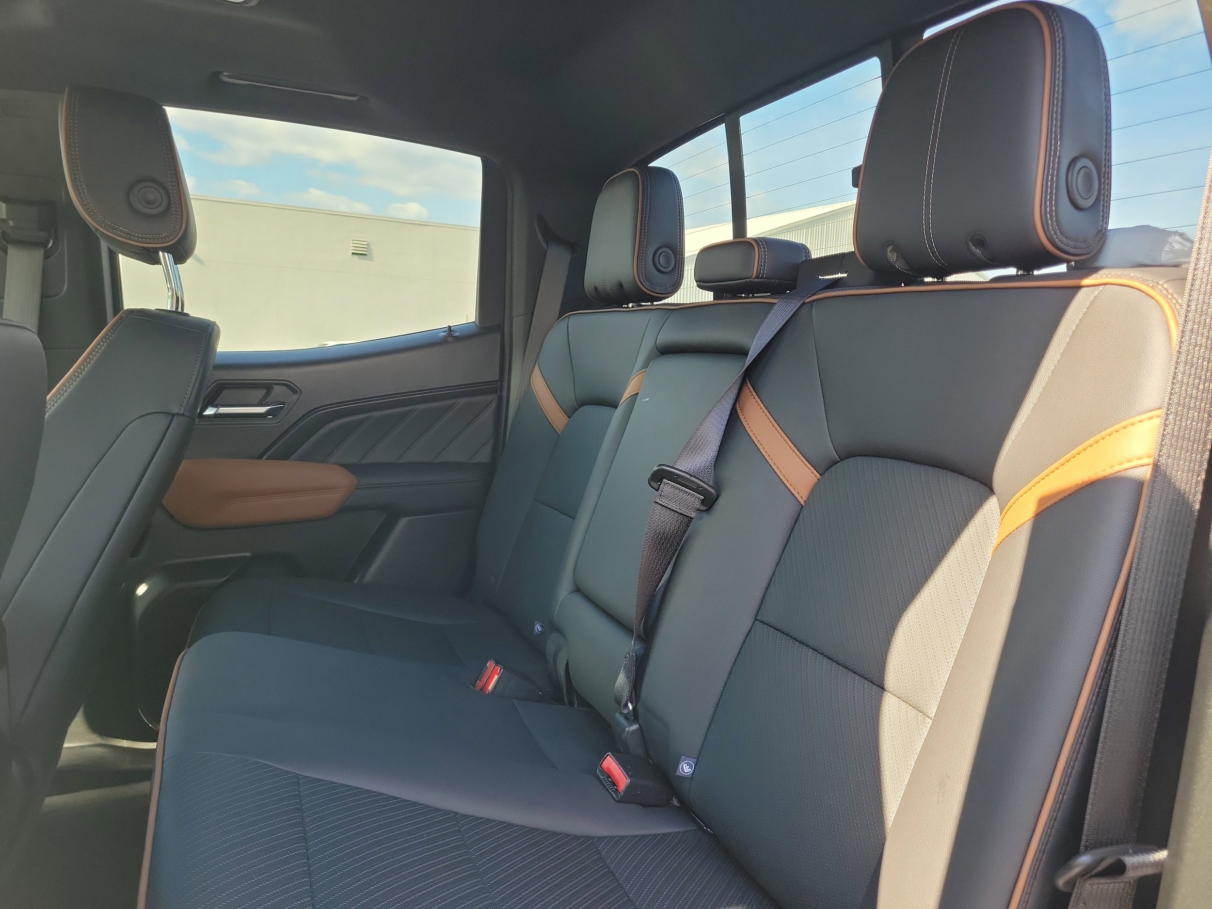 2024 GMC Canyon AT4 - Photo 10