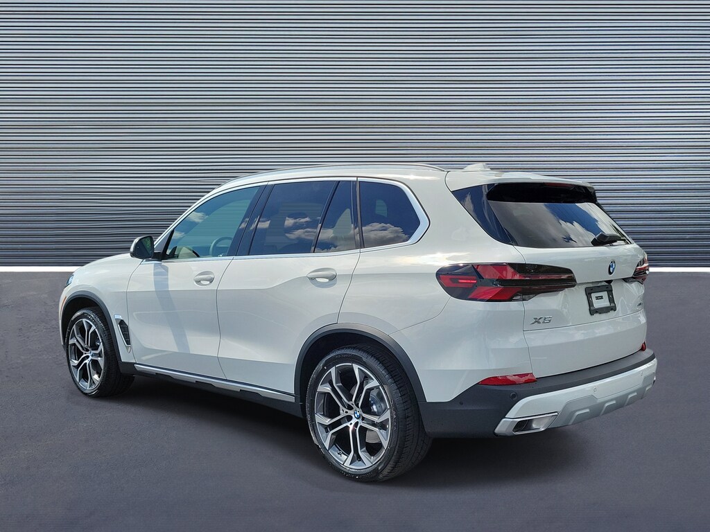 New 2026 BMW X5 sDrive40i SUV