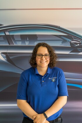 Staff member Talia Vechazone from ID_5f245b861004