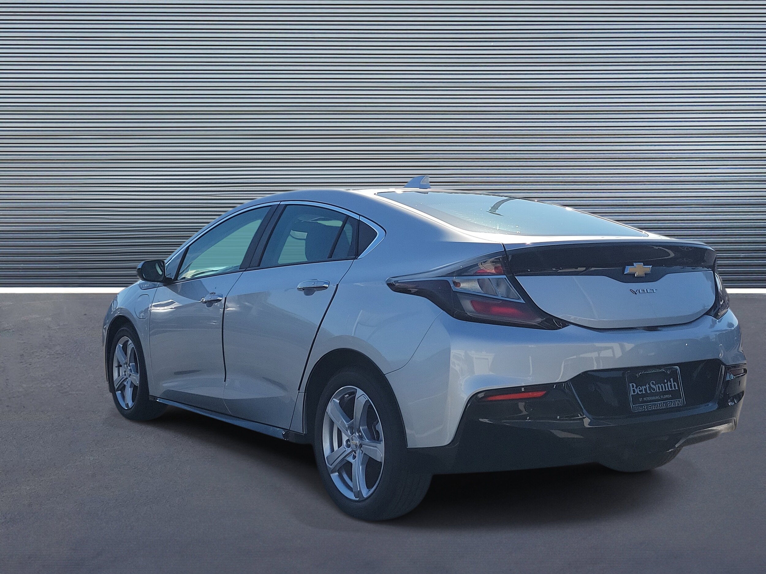 2018 Chevrolet Volt LT photo 4