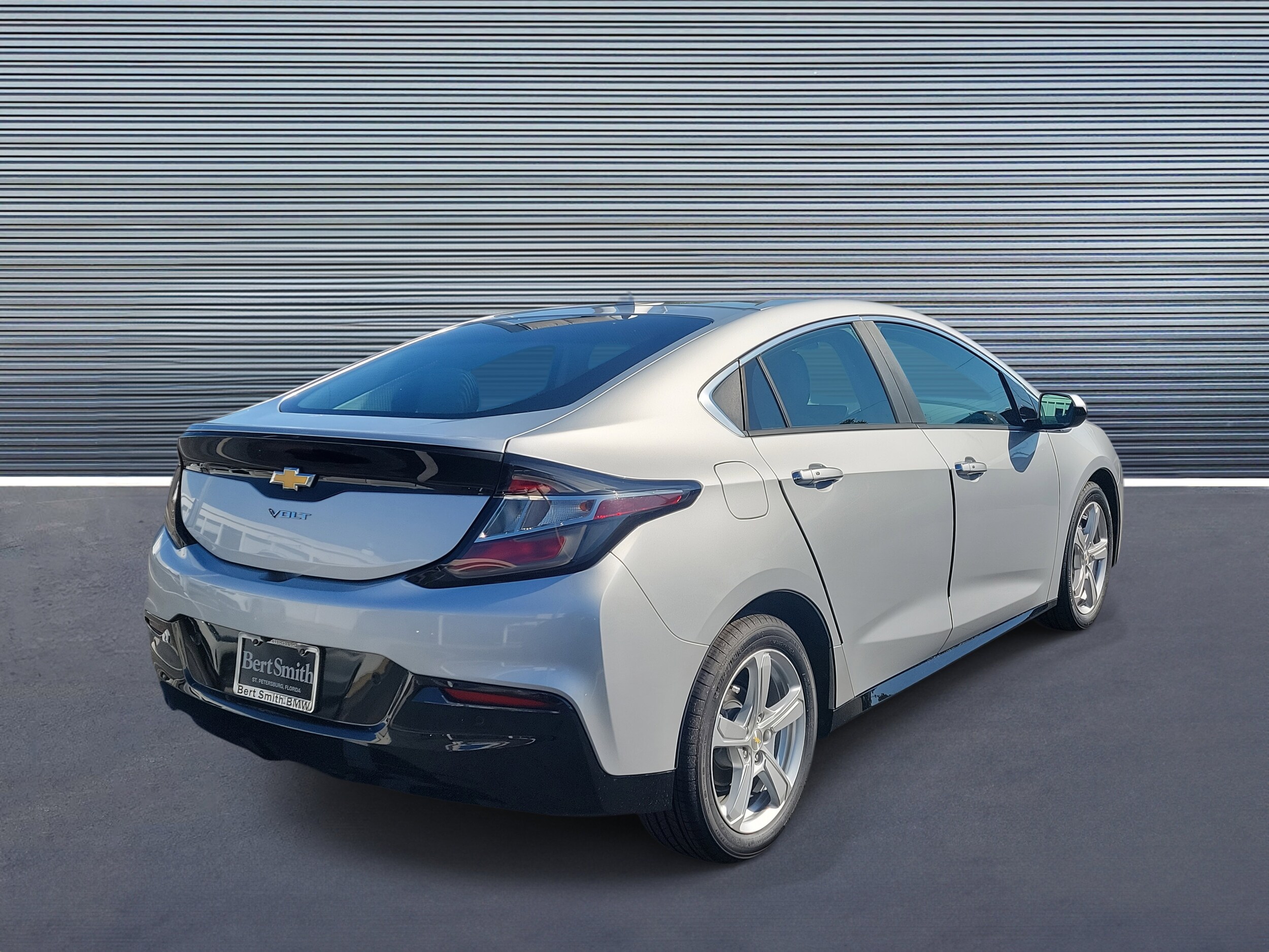 2018 Chevrolet Volt LT photo 3