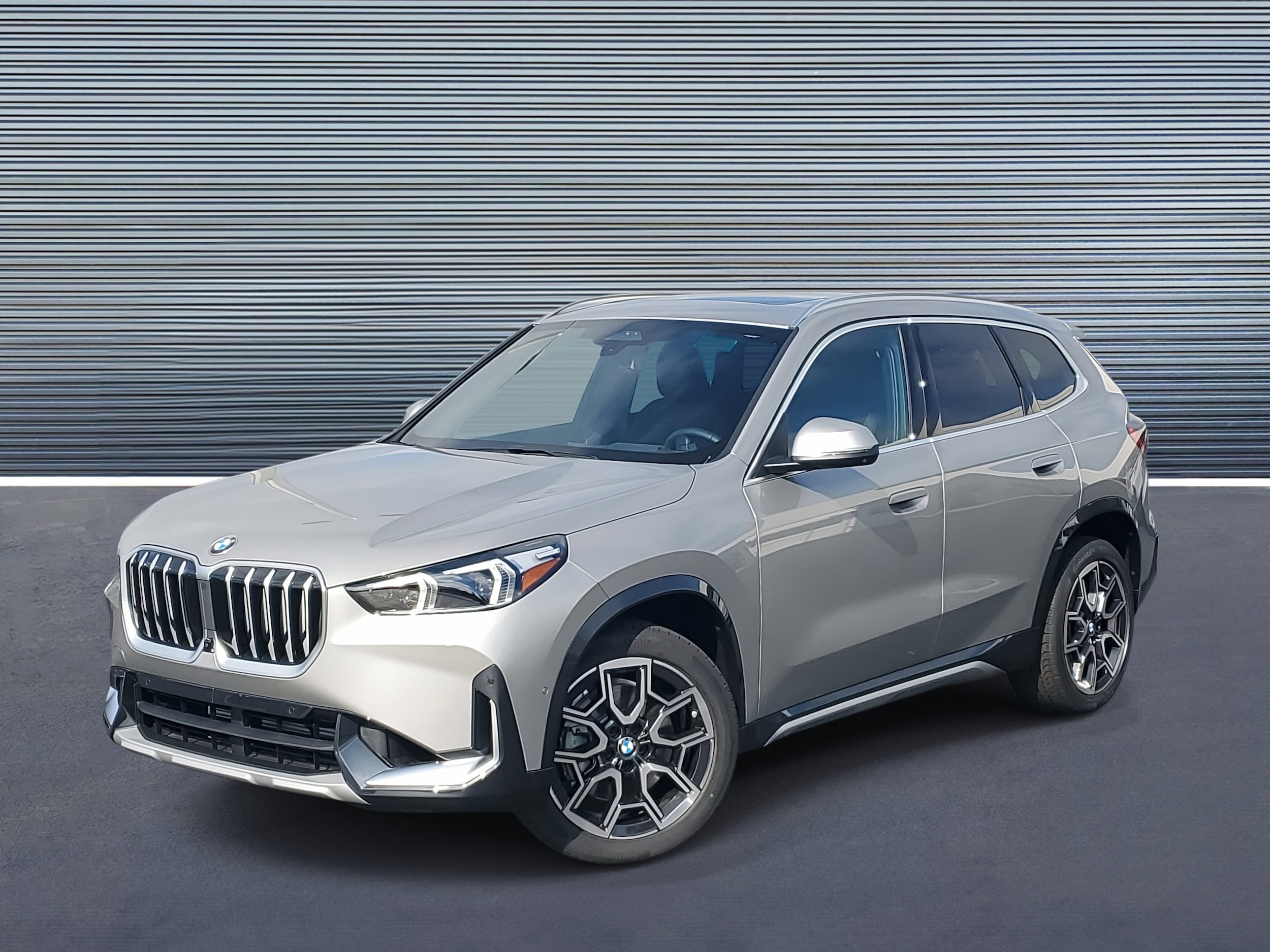 2026 BMW X1 28i's photo