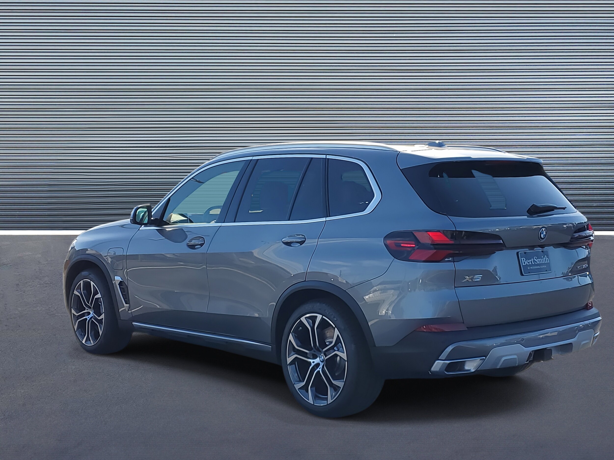 2026 Bmw X5 xDrive50e photo 4