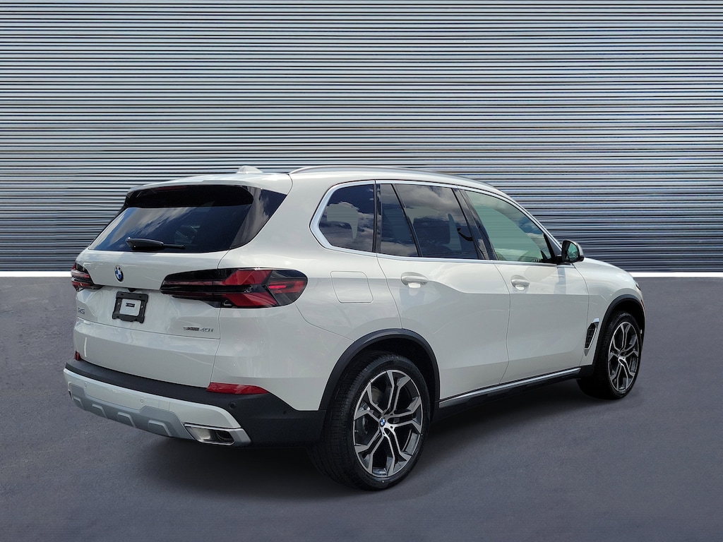 New 2026 BMW X5 sDrive40i SUV