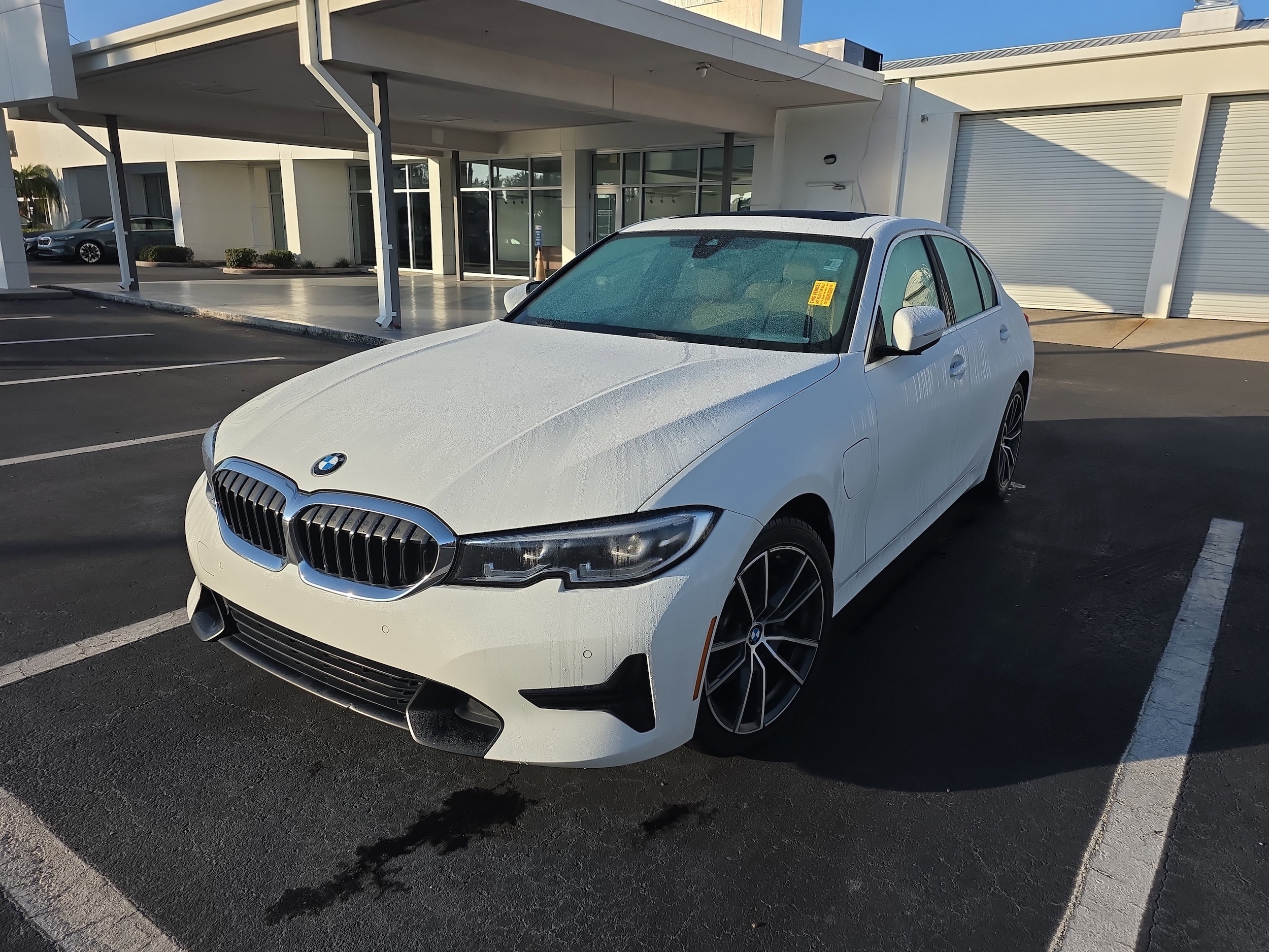 2021 BMW 3 Series 330e's photo