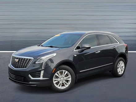 2022 Cadillac XT5 FWD Luxury FWD  Luxury 1GYKNAR40NZ115006