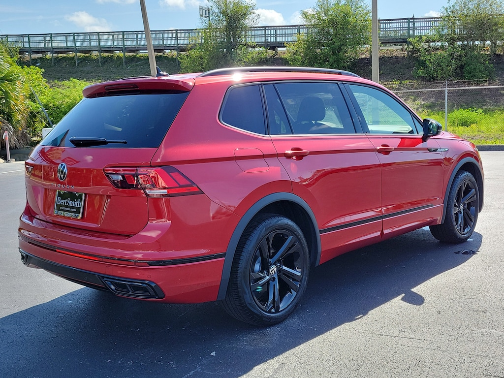 Used 2024 Volkswagen Tiguan SE R-Line Black 2.0T SE R-Line Black FWD
