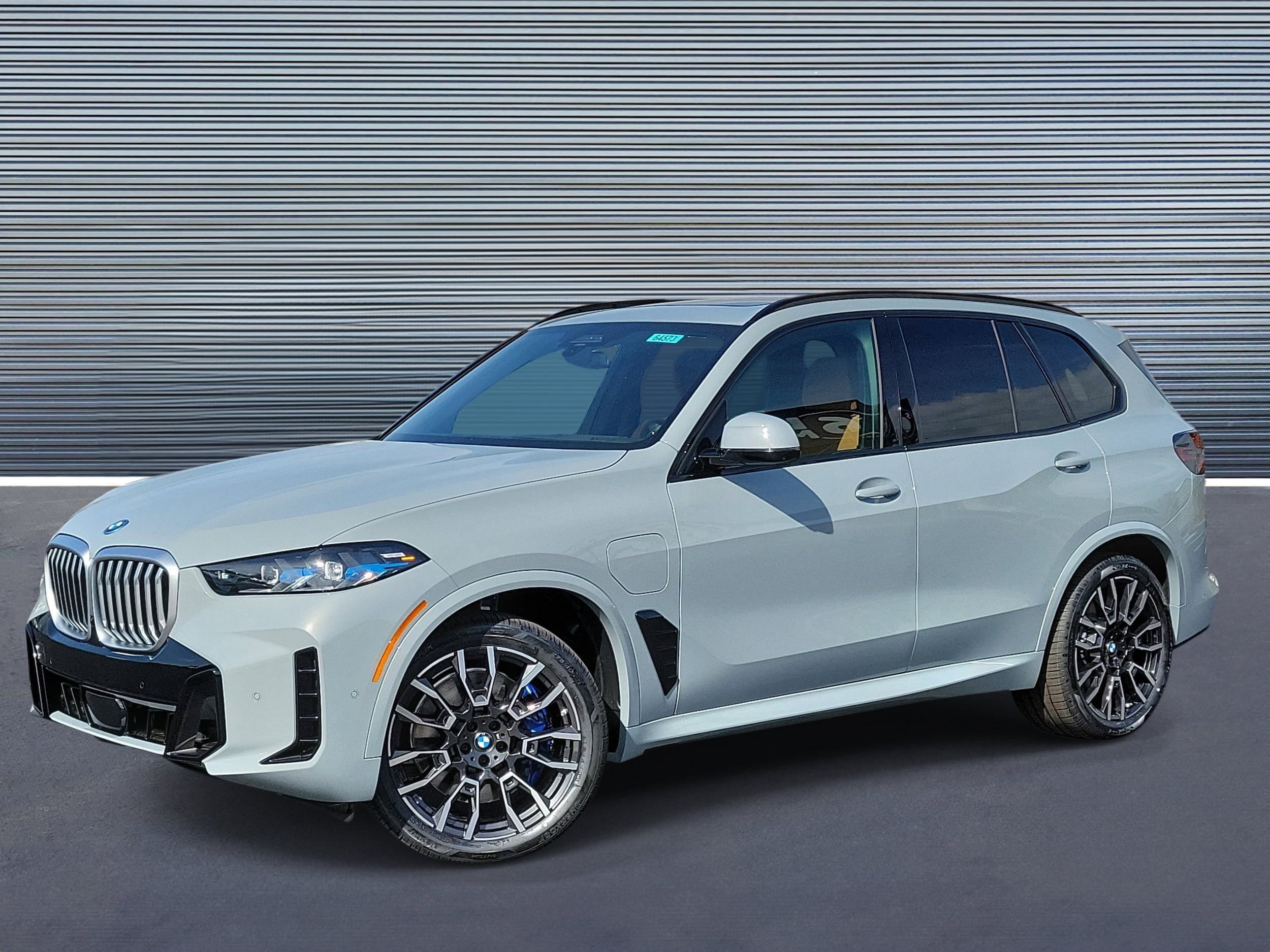 2026 BMW X5 xDrive50e's photo