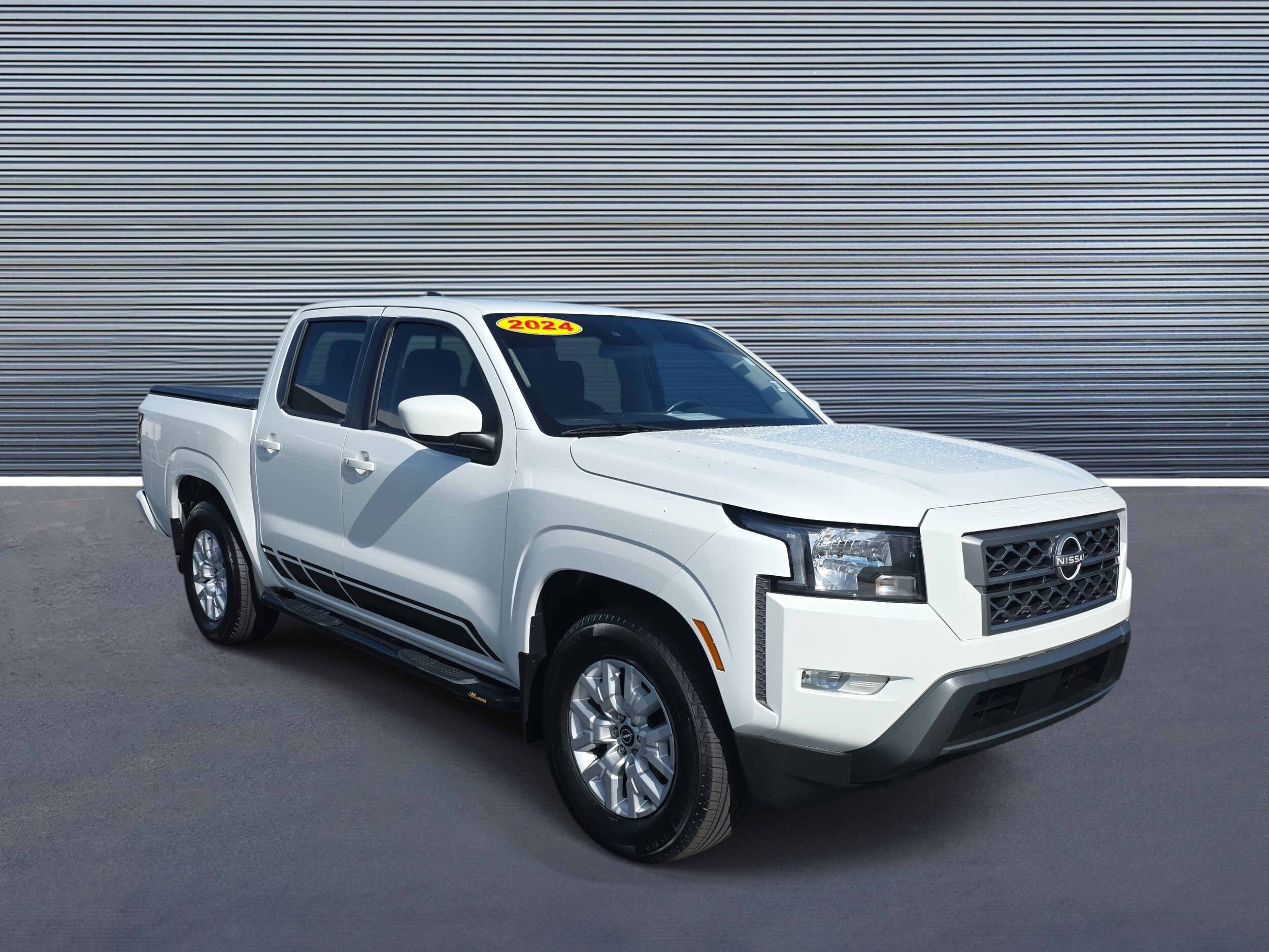 2024 Nissan Frontier Crew Cab SV photo 2