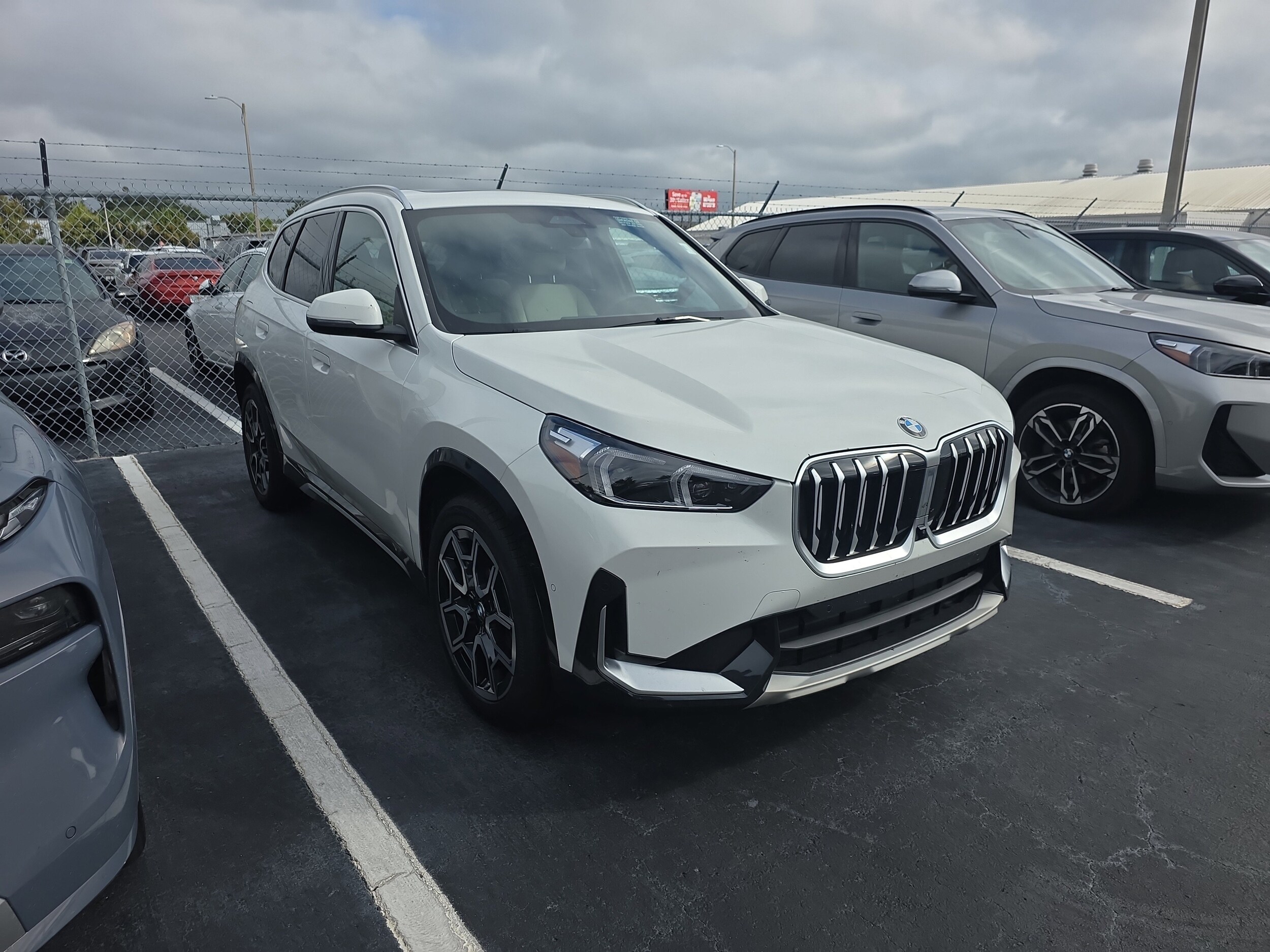 2025 Bmw X1 XDrive28i photo 2
