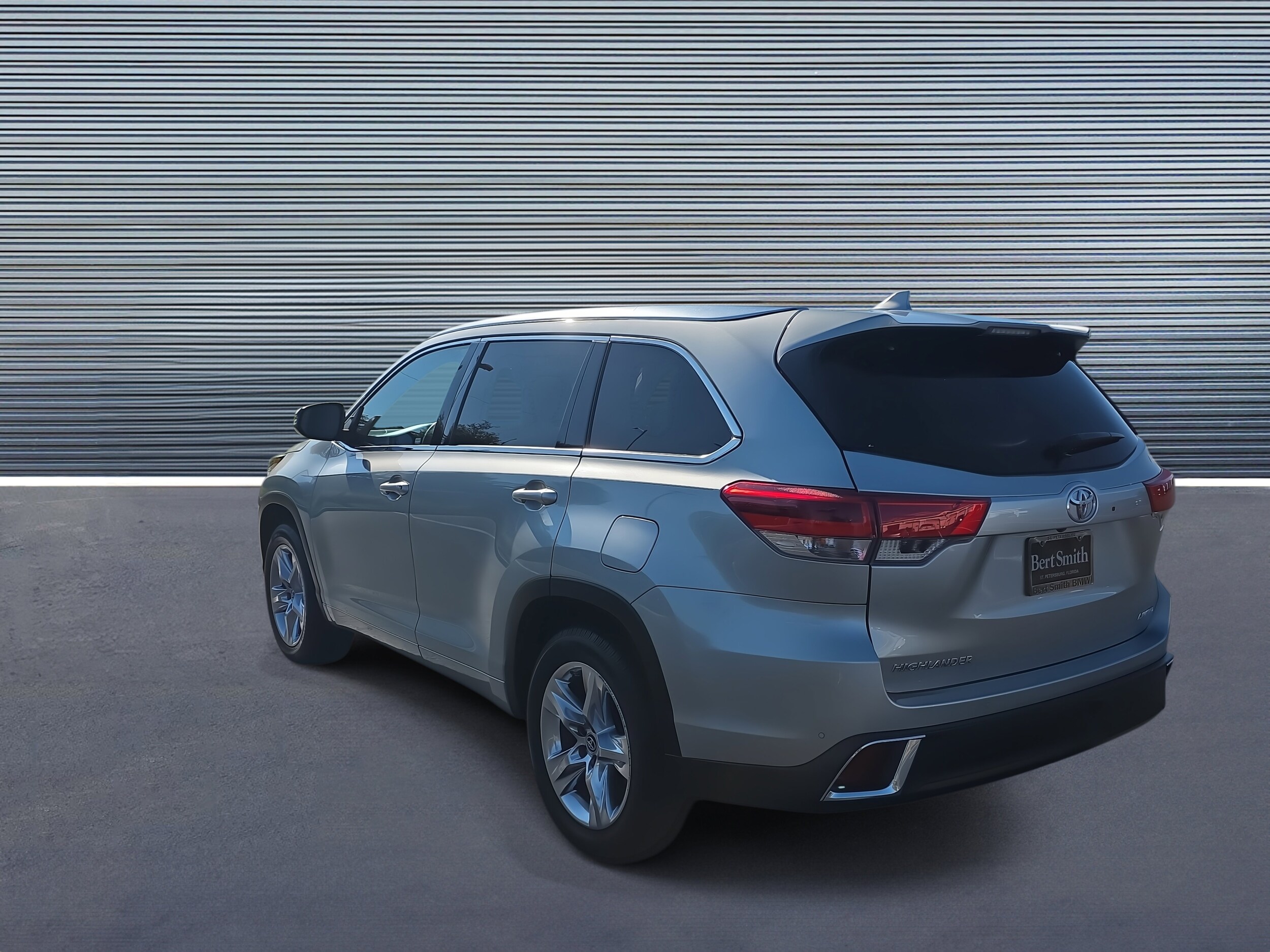 2019 Toyota Highlander Limited Platinum photo 4