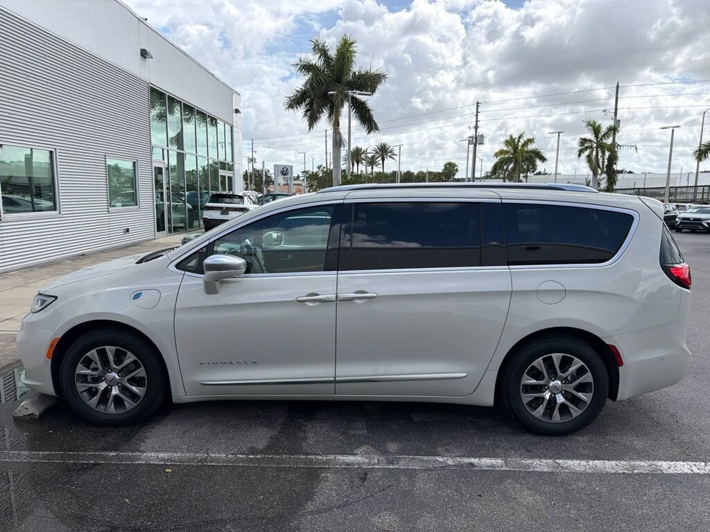 Used 2021 Chrysler Pacifica Hybrid Pinnacle Van Passenger Van