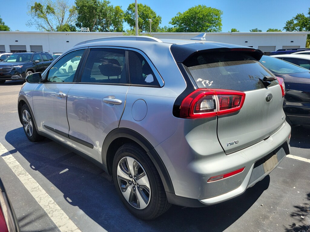 Used 2017 Kia Niro LX SUV