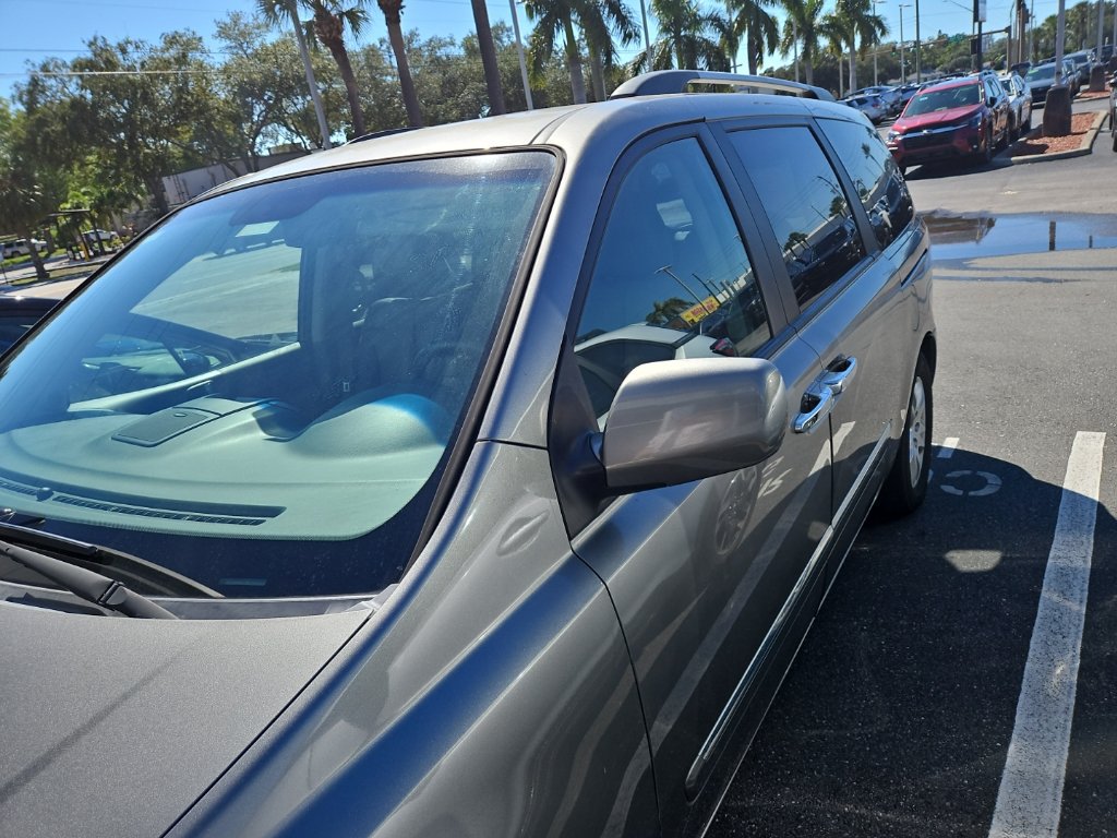  Kia Sedona