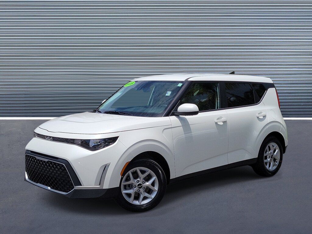 Used 2025 Kia Soul LX Hatchback