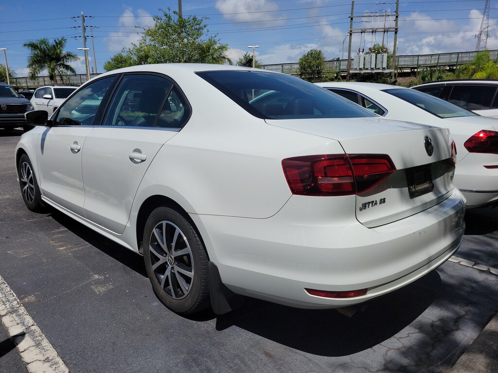 Used 2017 Volkswagen Jetta 1.4T SE Sedan