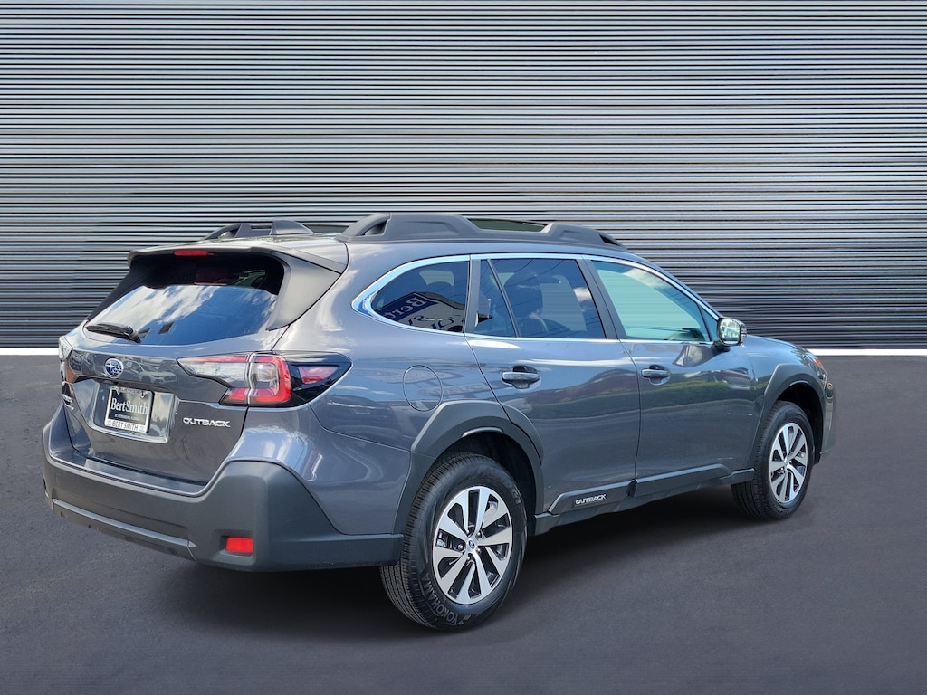 Used 2025 Subaru Outback Premium SUV