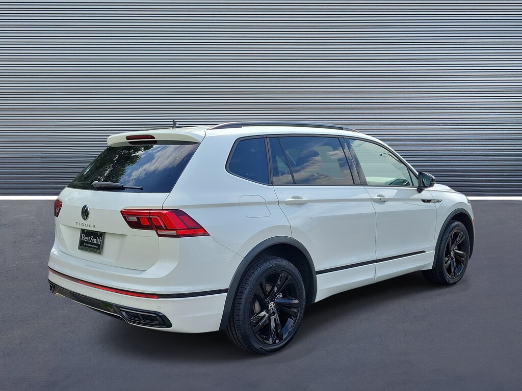 Used 2024 Volkswagen Tiguan SE R-Line Black SUV
