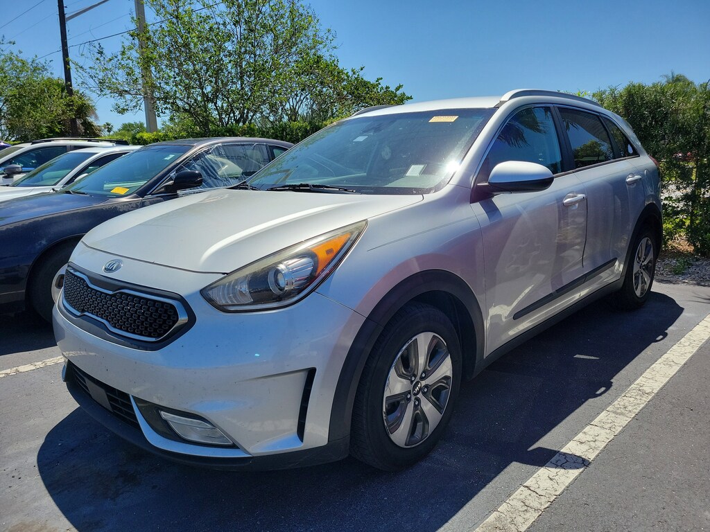 Used 2017 Kia Niro LX SUV
