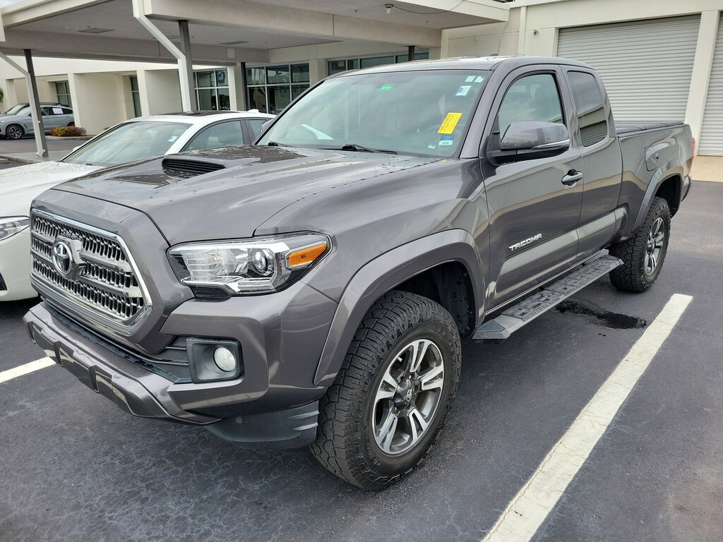 Used 2017 Toyota Tacoma TRD Sport Truck Access Cab