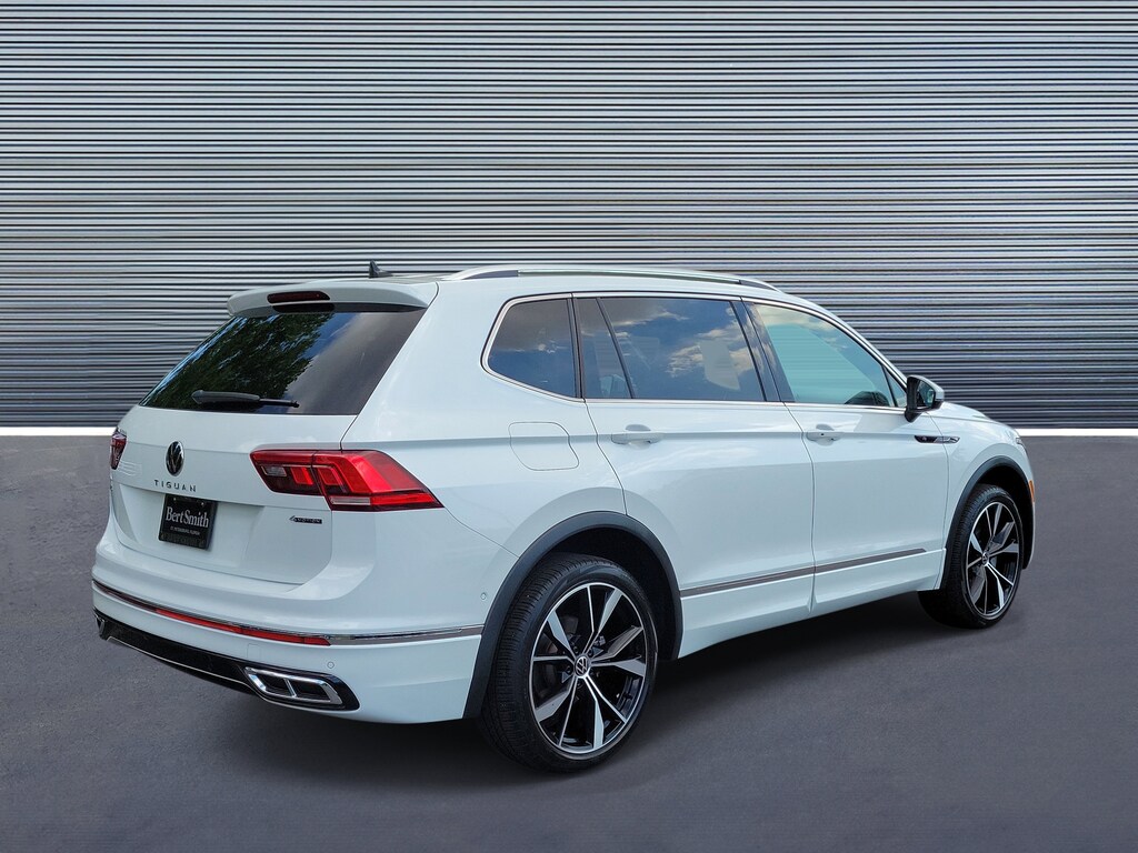 Used 2024 Volkswagen Tiguan SEL R-Line SUV