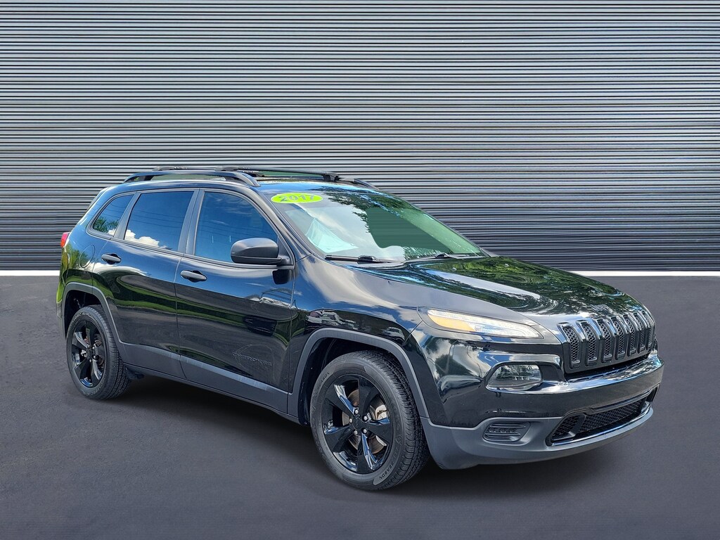 Used 2017 Jeep Cherokee Altitude SUV