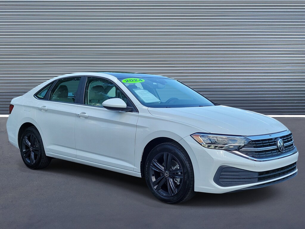 Used 2024 Volkswagen Jetta SE Sedan
