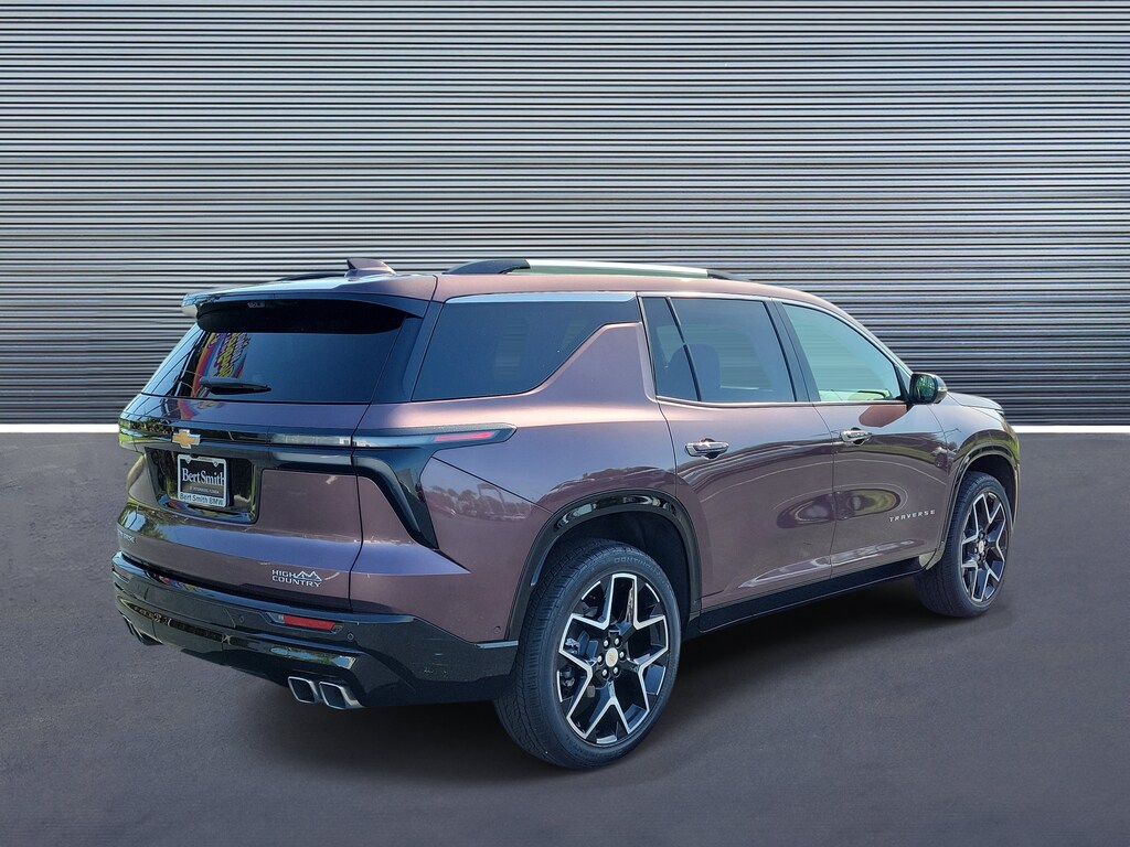 Used 2025 Chevrolet Traverse FWD High Country SUV