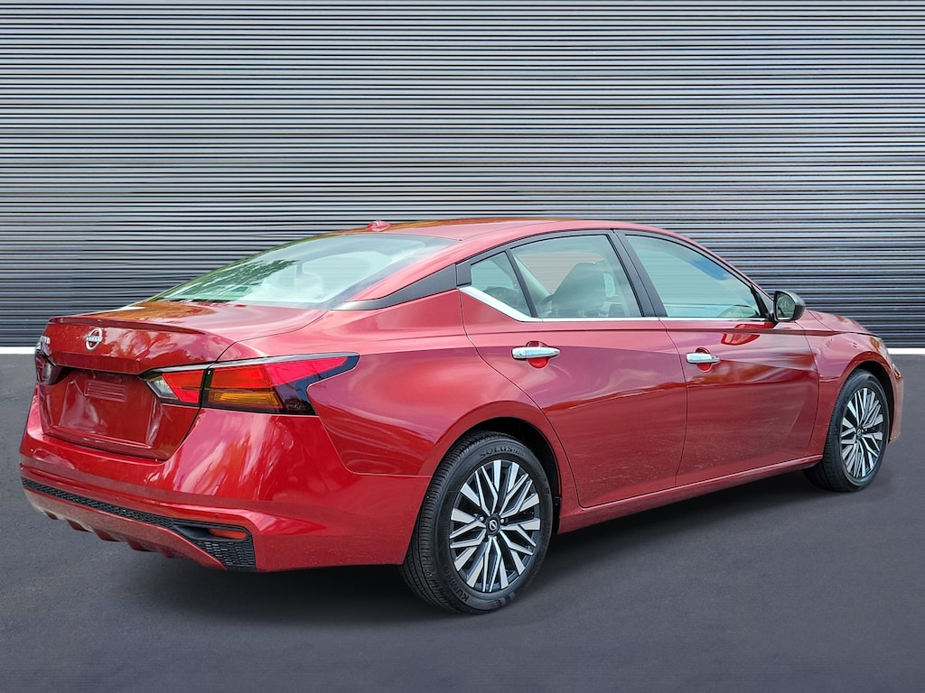 Used 2025 Nissan Altima SV Sedan