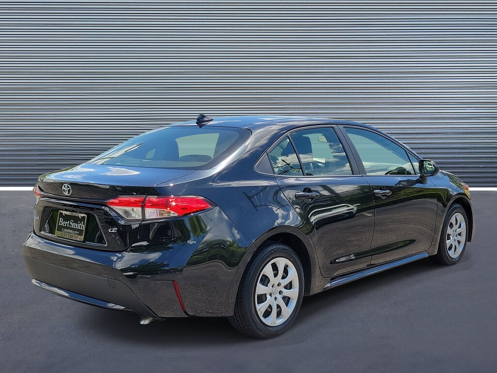 Used 2022 Toyota Corolla LE Sedan