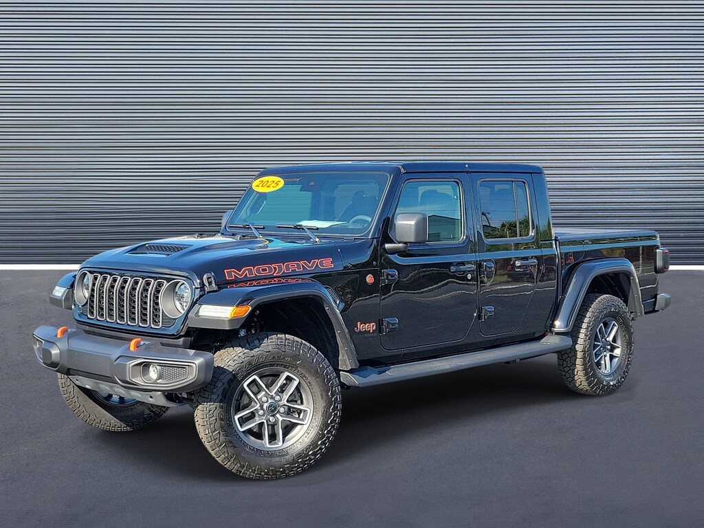 Used 2025 Jeep Gladiator Mojave Truck Crew Cab