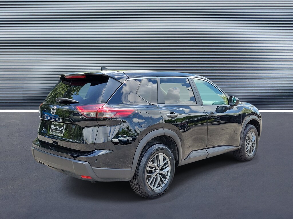 Used 2024 Nissan Rogue S SUV