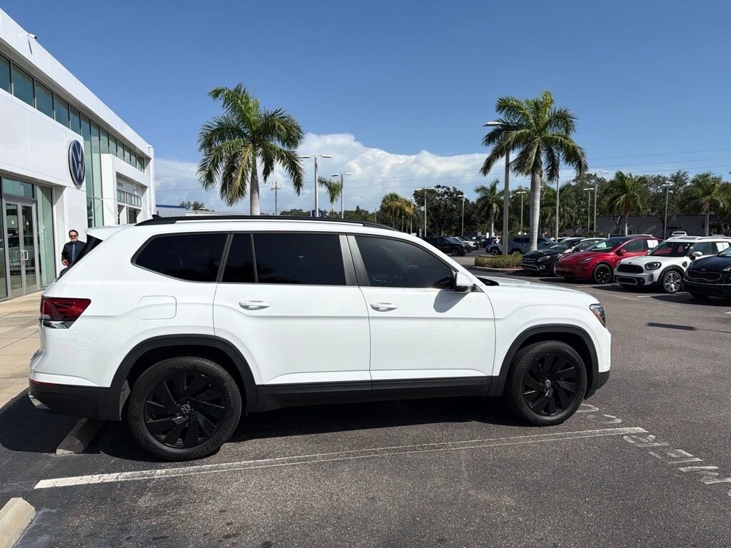 Used 2024 Volkswagen Atlas 2.0T SE w/Technology SUV