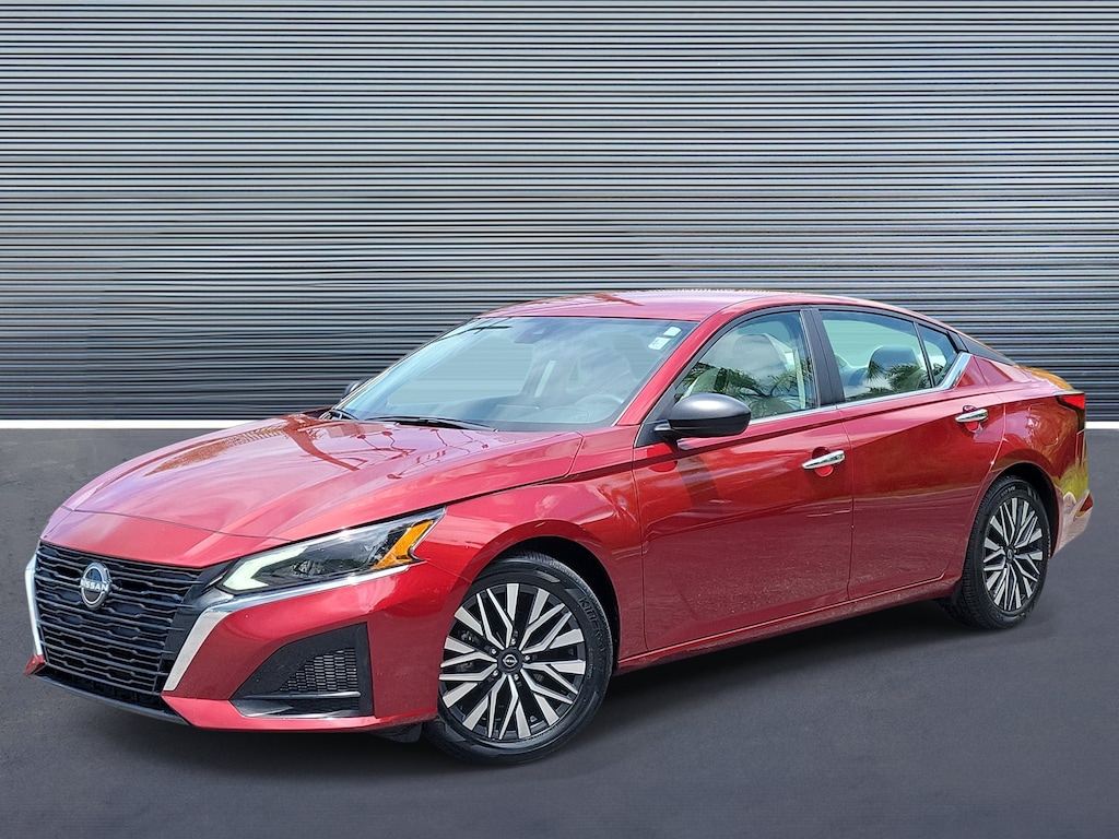 Used 2025 Nissan Altima SV Sedan
